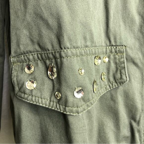 Jean Pascale army green distressed studded snap front shacket size 40 or US 10 - Picture 6 of 16